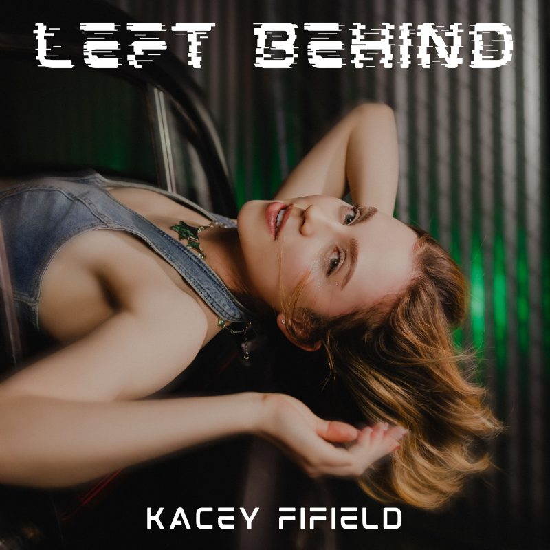 “Left Behind” de Kacey Fifield : Une Ode à la Résilience et à la Perte